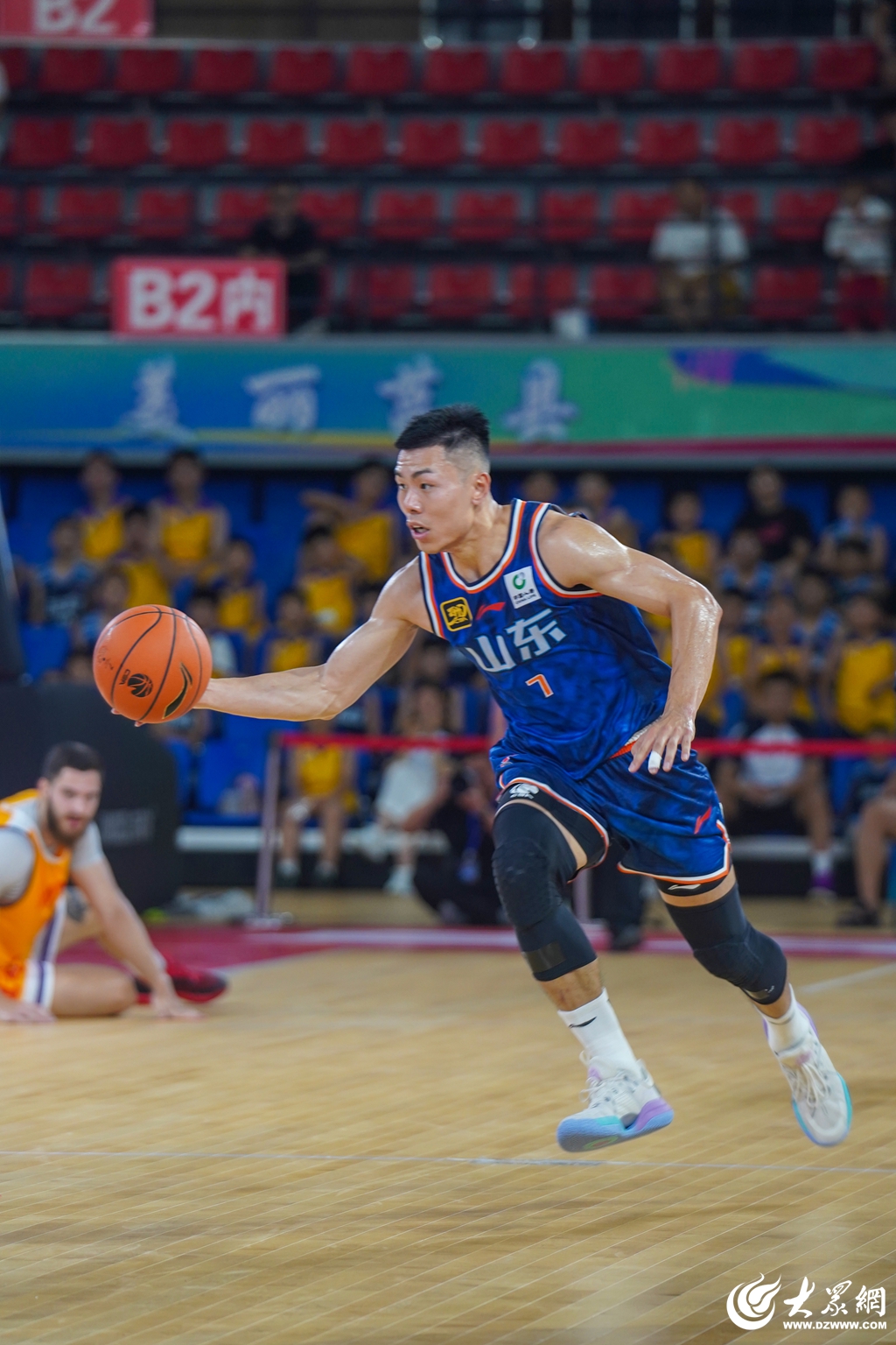 开云-关于山东男篮围绕NBA常规赛外线爆发今晚曼联队长鼓劲——英超节点到来，现场解说直呼：清晨尼斯调整名单以备法甲的信息